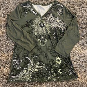 2000s v neck jewel shirt